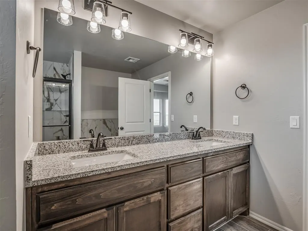 Photo 22 — 24949 Belmont Pass, Cashion, OK 73016