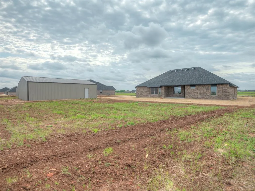 Photo 41 — 24949 Belmont Pass, Cashion, OK 73016