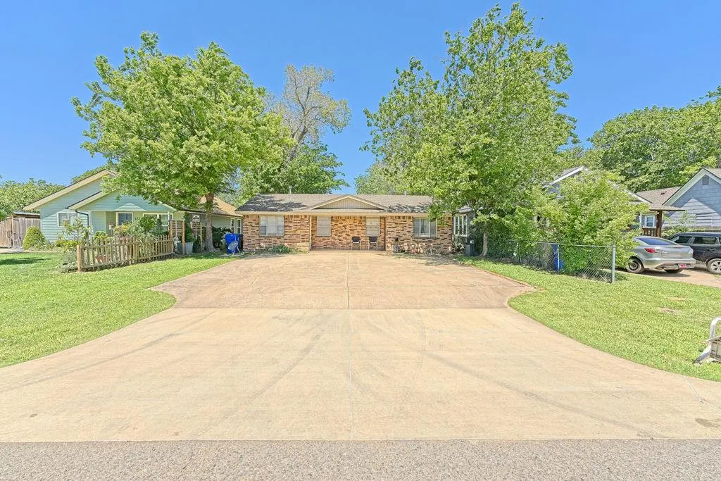 Front exterior — 119 W Frank Street 121, Norman, OK 73069