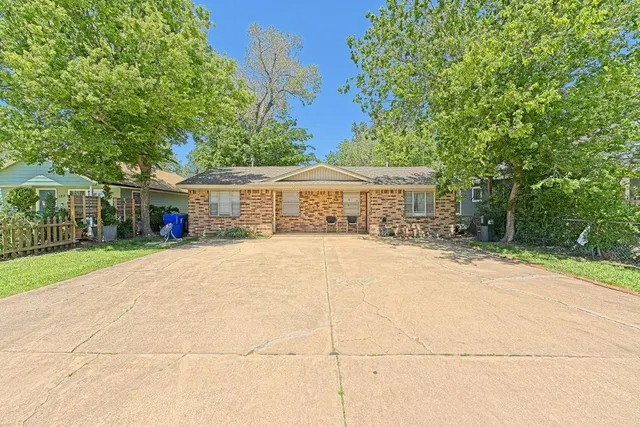 Photo 3 — 119 W Frank Street 121, Norman, OK 73069
