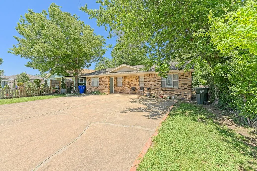 Photo 4 — 119 W Frank Street 121, Norman, OK 73069