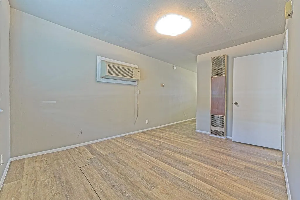 Photo 8 — 119 W Frank Street 121, Norman, OK 73069