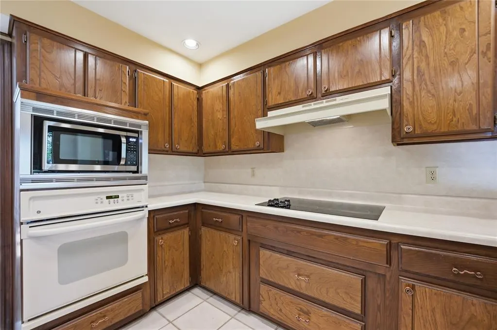 Photo 9 — 12305 Windsong Way, Oklahoma City, OK 73120