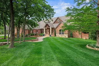 Sold home at 2545 Crestwood Drive