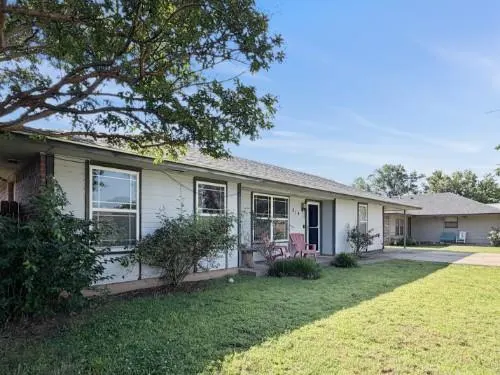 Photo 2 — 614 SE 7th Street, Lexington, OK 73051