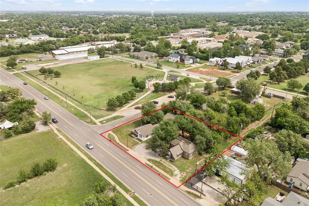 Photo 15 — 812 W Main Street, Edmond, OK 73003
