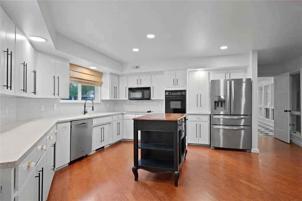 Photo 3 — 12716 Saint Andrews Drive, Oklahoma City, OK 73120