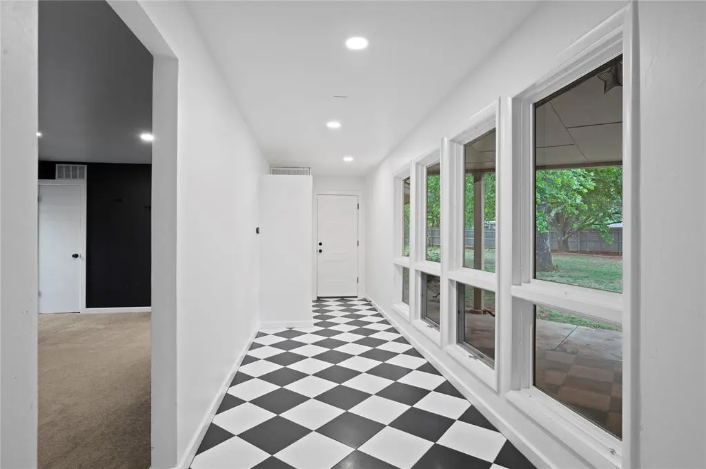 Photo 7 — 12716 Saint Andrews Drive, Oklahoma City, OK 73120