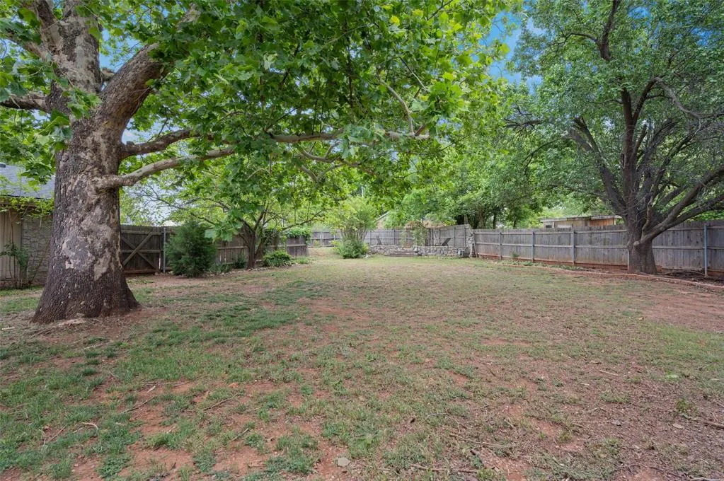 Photo 8 — 12716 Saint Andrews Drive, Oklahoma City, OK 73120