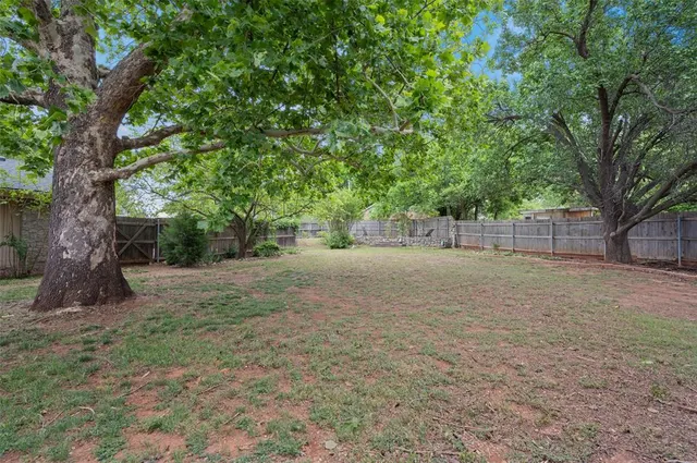 Photo 8 — 12716 Saint Andrews Drive, Oklahoma City, OK 73120