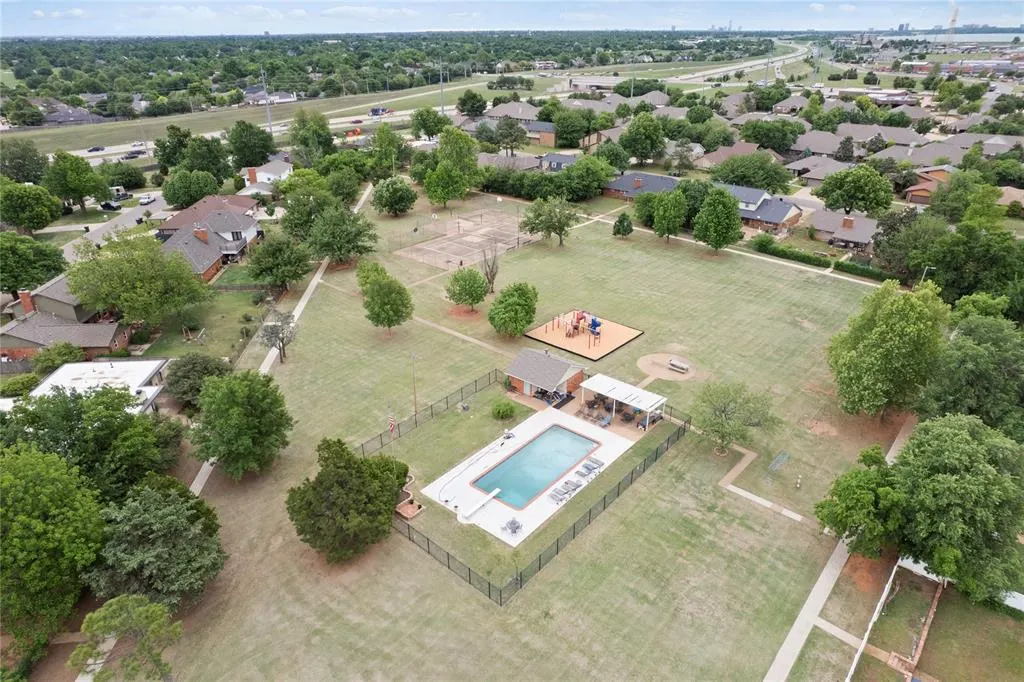 Photo 16 — 12716 Saint Andrews Drive, Oklahoma City, OK 73120