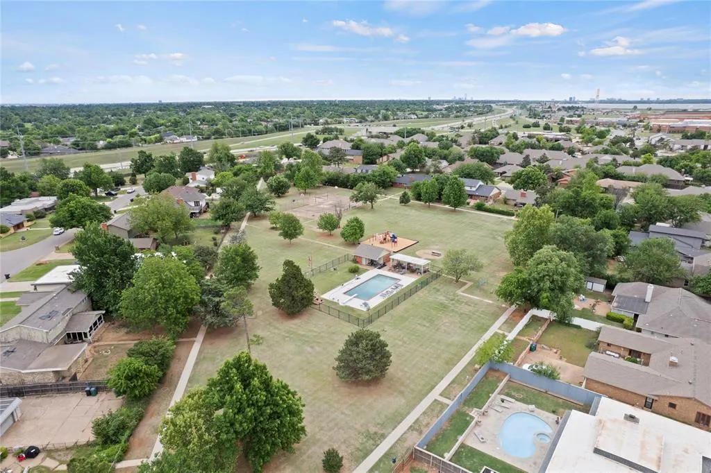 Photo 17 — 12716 Saint Andrews Drive, Oklahoma City, OK 73120