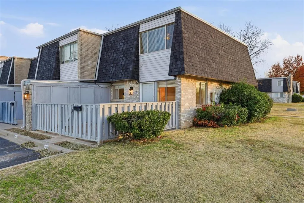 Photo 2 — 1423 Bill Carrol Drive, Norman, OK 73071