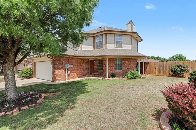Photo 2 — 336 Lariat Circle, Edmond, OK 73003