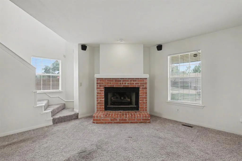 Photo 4 — 336 Lariat Circle, Edmond, OK 73003