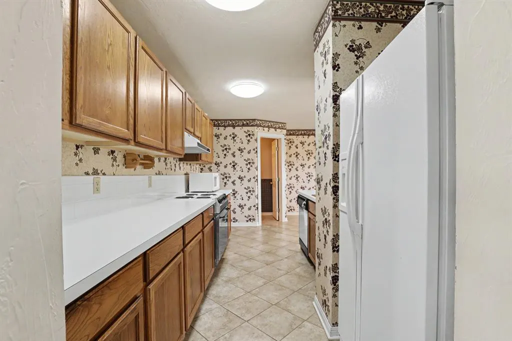 Photo 9 — 336 Lariat Circle, Edmond, OK 73003