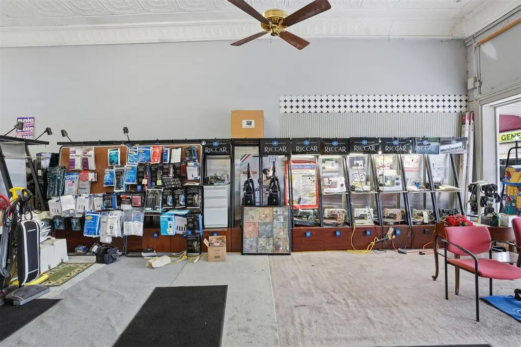 Photo 9 — 122 N Main Street, Elk City, OK 73644