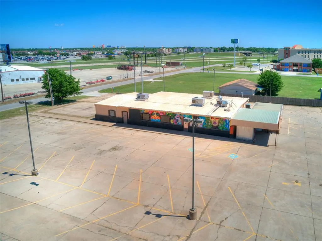 Photo 4 — 1901 SW 27th Street, El Reno, OK 73036