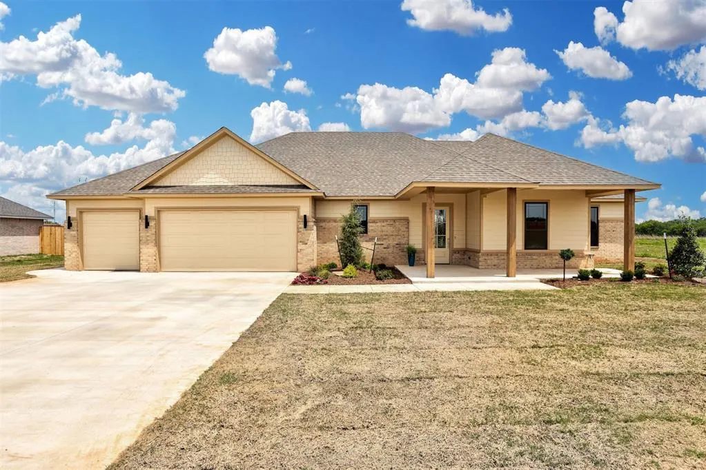 Front exterior — 1026 Maverick Pass, Piedmont, OK 73078