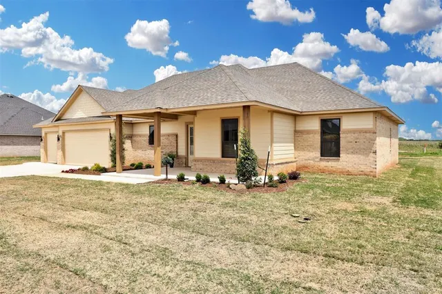 Photo 2 — 1026 Maverick Pass, Piedmont, OK 73078