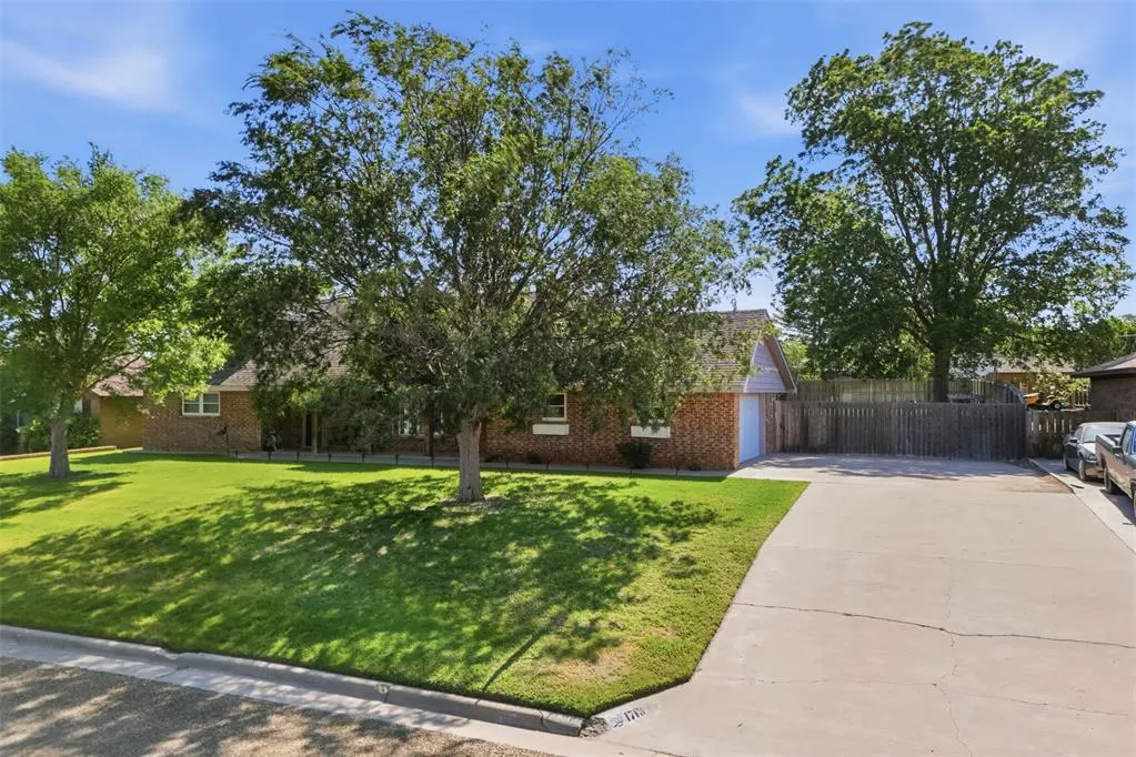 Photo 2 — 1713 N Crumley Street, Guymon, OK 73942