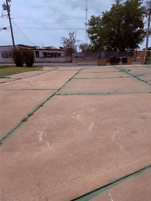 Photo 6 — 117 S Jefferson Avenue, Elk City, OK 73644