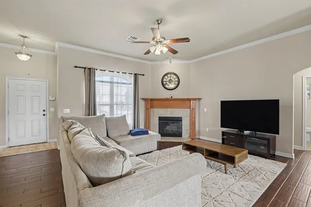Photo 2 — 8129 Azurewood Drive, Oklahoma City, OK 73135