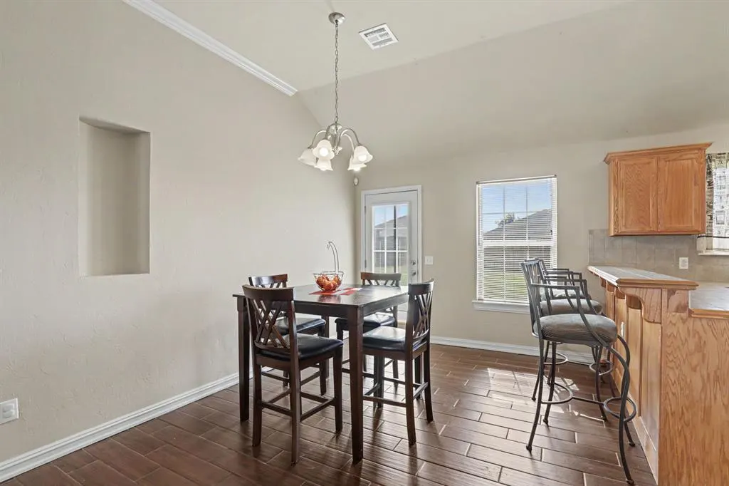 Photo 5 — 8129 Azurewood Drive, Oklahoma City, OK 73135
