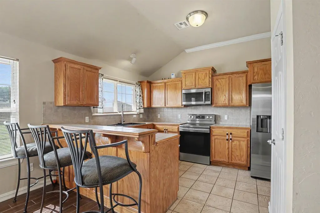Photo 6 — 8129 Azurewood Drive, Oklahoma City, OK 73135