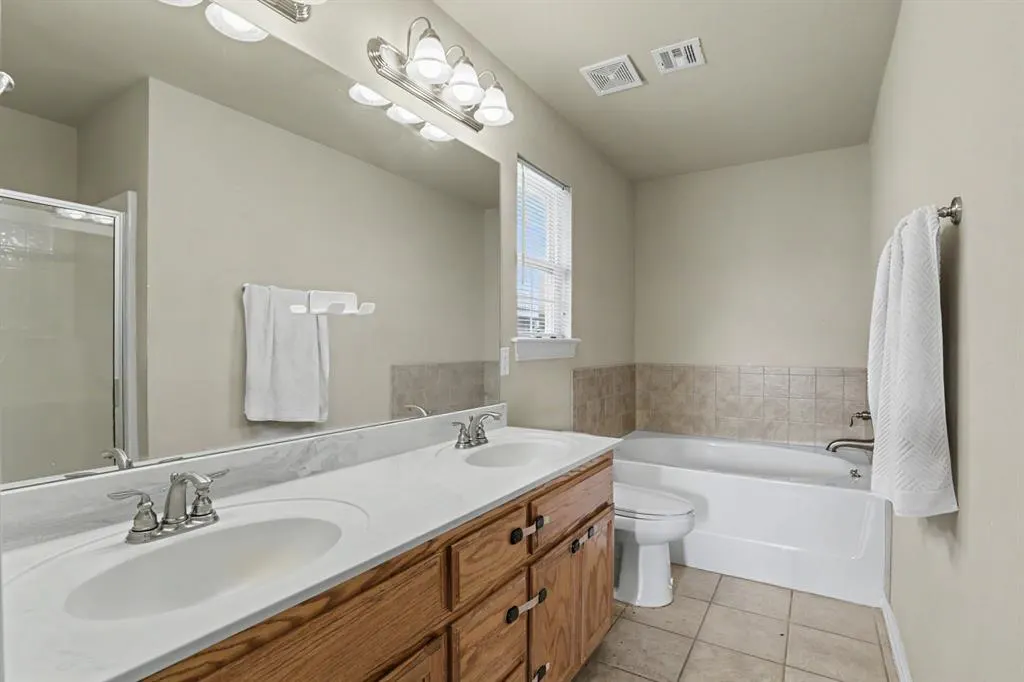 Photo 13 — 8129 Azurewood Drive, Oklahoma City, OK 73135