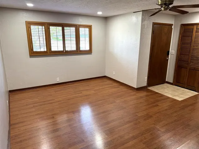 Photo 2 — 1105 S 13th Street, Clinton, OK 73601