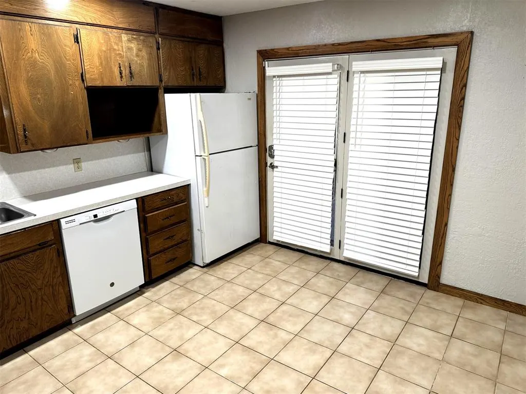 Photo 6 — 1105 S 13th Street, Clinton, OK 73601