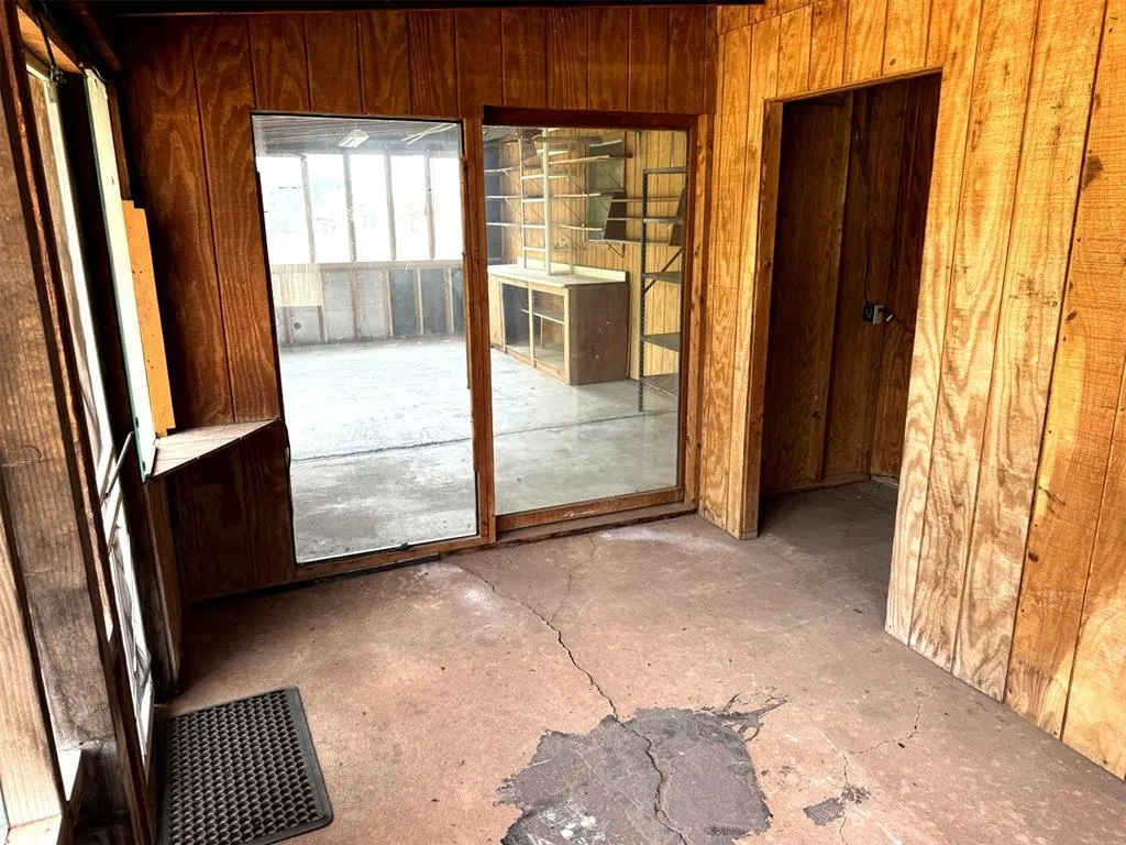 Photo 16 — 1105 S 13th Street, Clinton, OK 73601