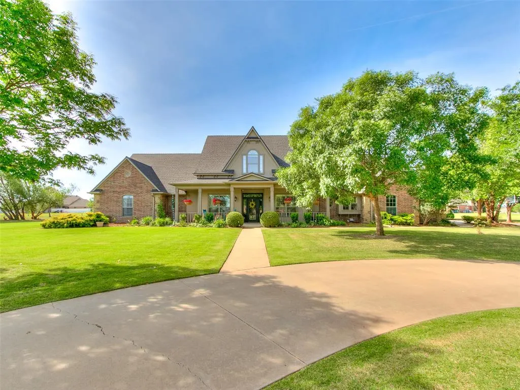 Photo 2 — 2612 NW 176th Street, Edmond, OK 73012