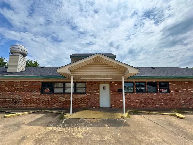 Photo 7 — 520 W Broadway Avenue, Seminole, OK 74868
