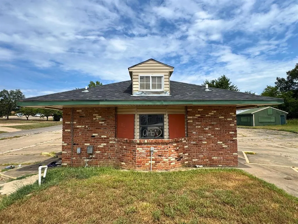 Photo 9 — 520 W Broadway Avenue, Seminole, OK 74868