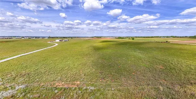 Photo 8 — 24239 E 1040 County Road, Weatherford, OK 73096