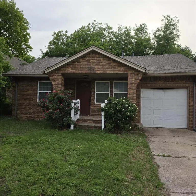 Front exterior — 4811 N Asbury Avenue, Bethany, OK 73008
