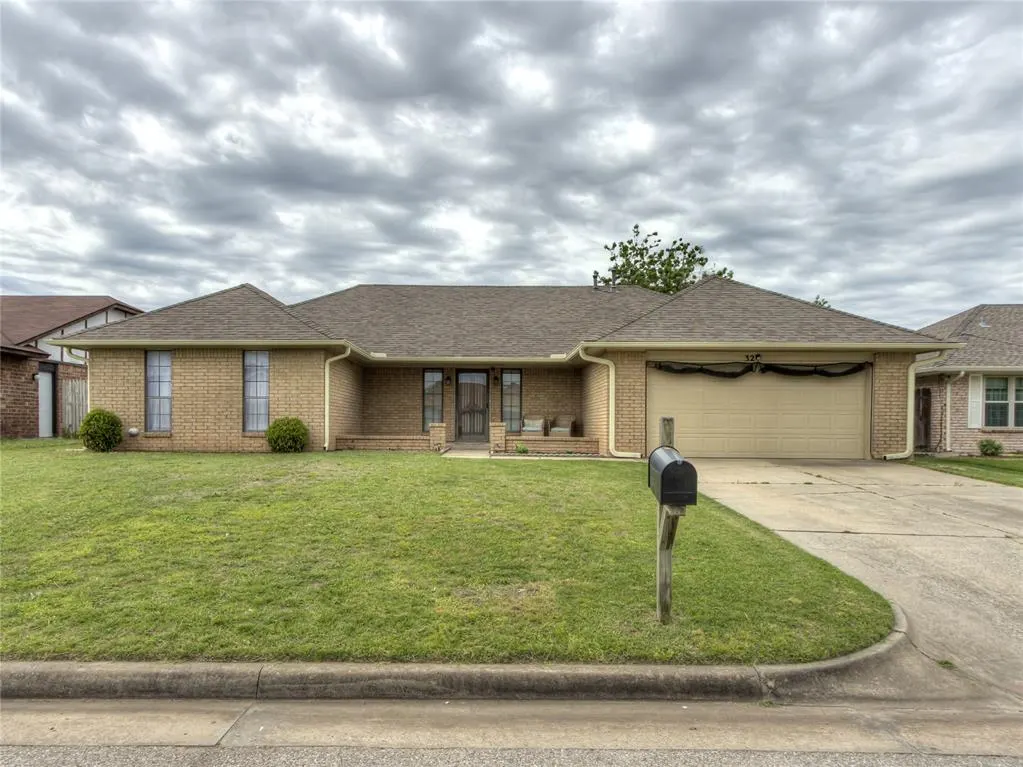 Front exterior — 32 Corona Drive, Oklahoma City, OK 73149