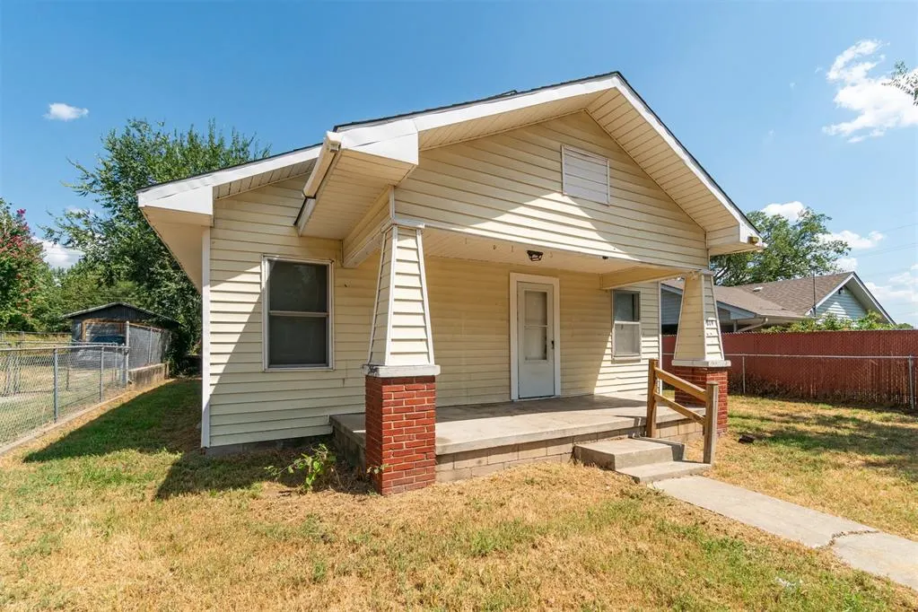 Photo 2 — 319 S Oklahoma Avenue, Shawnee, OK 74801