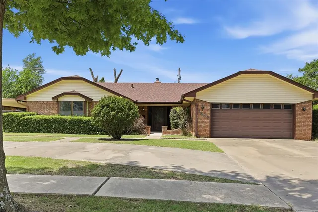 Photo 2 — 1504 N Bdwy, Shawnee, OK 74804