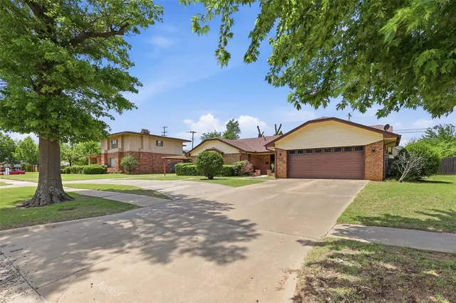 Photo 4 — 1504 N Bdwy, Shawnee, OK 74804