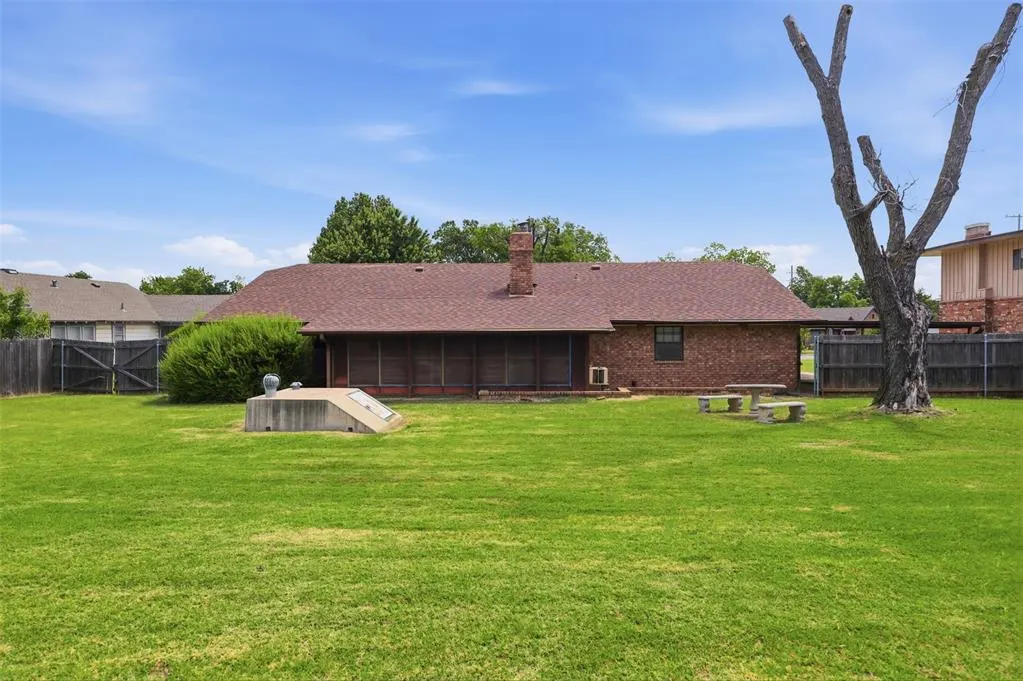 Photo 29 — 1504 N Bdwy, Shawnee, OK 74804