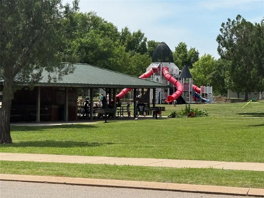 Photo 10 — 16 S Howard Street, Edmond, OK 73003