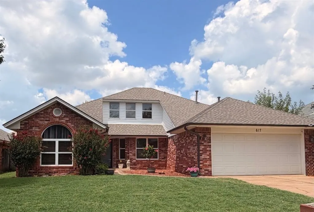 Front exterior — 617 Firelane Rd, Edmond, OK 73003