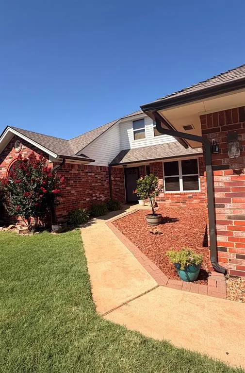 Photo 4 — 617 Firelane Rd, Edmond, OK 73003