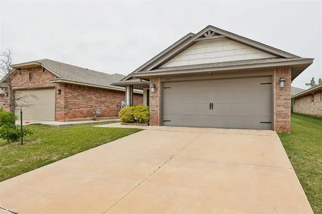 Photo 4 — 19716 Brunswick Court, Edmond, OK 73012