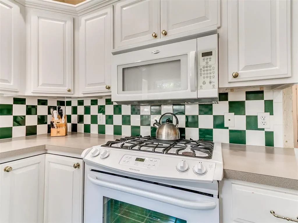Photo 33 — 1851 Silver Oaks Drive, Edmond, OK 73025