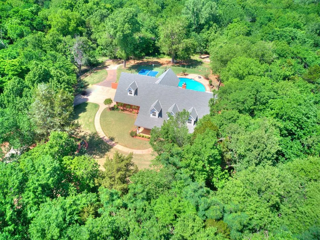 Photo 48 — 1851 Silver Oaks Drive, Edmond, OK 73025