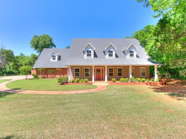 Photo 2 — 1851 Silver Oaks Drive, Edmond, OK 73025